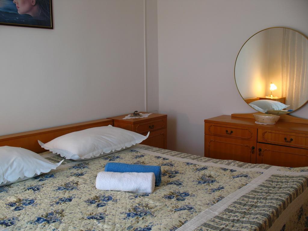 Apartments Culav Макарска Стая снимка